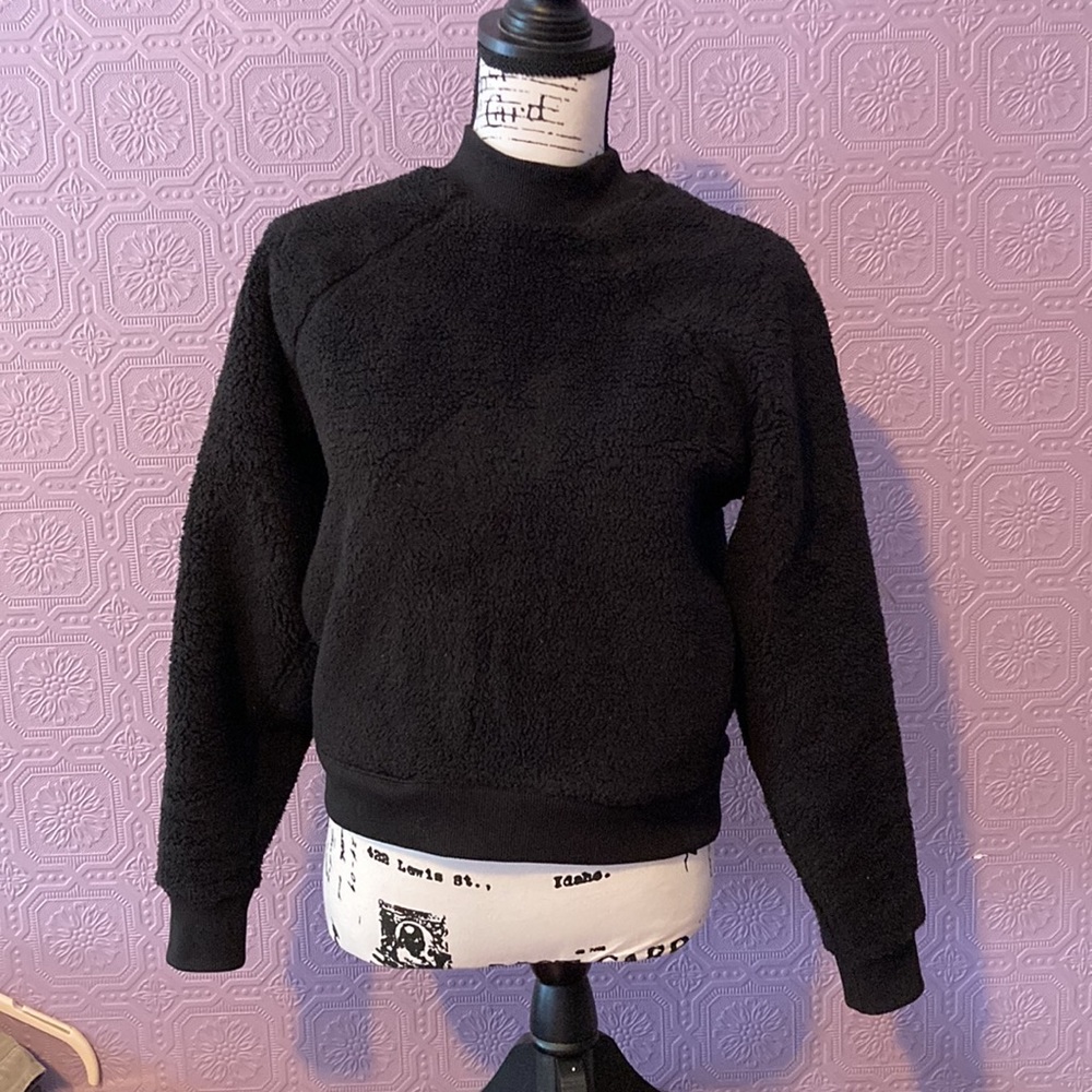 Athleta Asana Sherpa crew